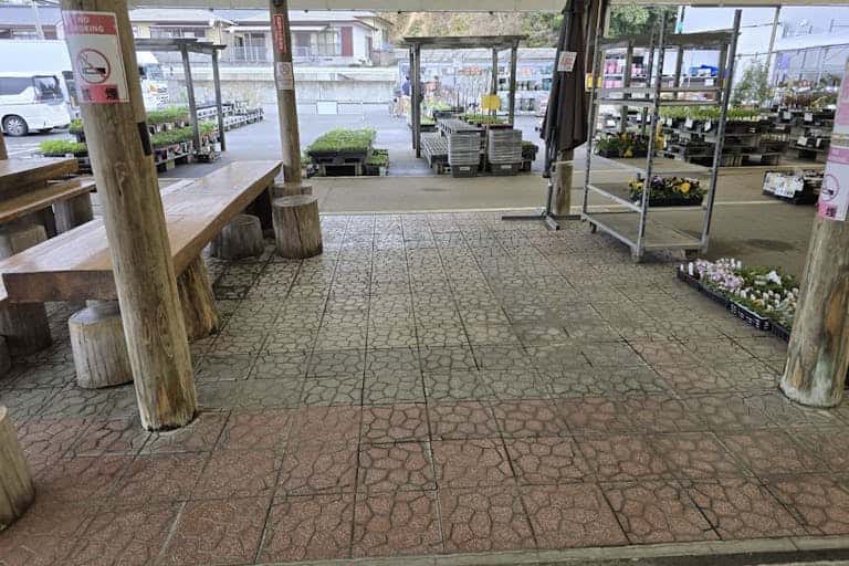 食物販やPRに利用可能なスーパーのお客様休憩スペース