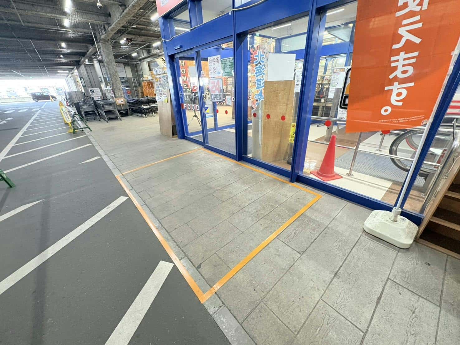 販促プロモーションや物販に最適な正面入口近くのレンタルスペース