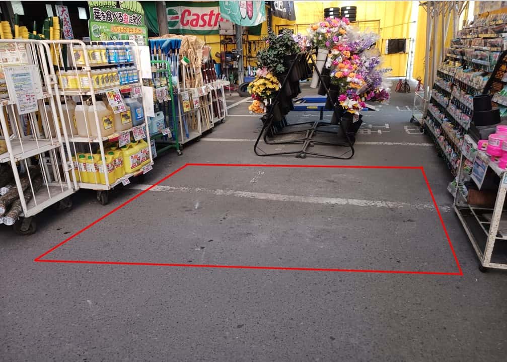 【ファミリーショップニシムタ末吉店】販促プロモーションや物販に利用可能な軒下スペース